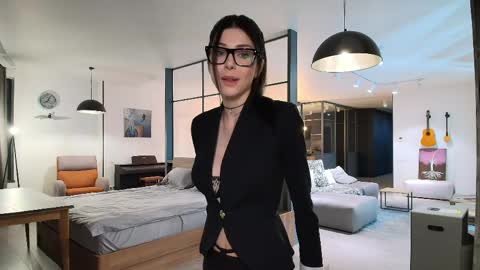 milla bella online show from February 2026 09:12:02 PM