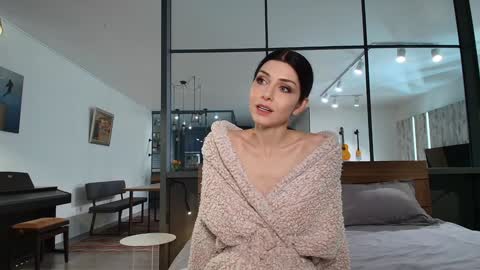 milla bella online show from March 2026 07:31:02 PM