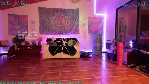 milla_milla online show from December 2024 07:50:01 AM