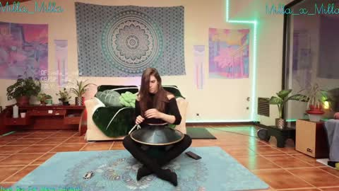 milla_milla online show from January 2025 08:14:01 PM