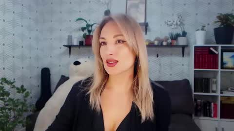 Snapshot of millaxqueen chatting on February 2026 04:02:02 PM MillaXQueen online show from February 2026 04:02:02 PM