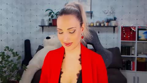 Snapshot of millaxqueen chatting on March 2026 02:32:01 PM MillaXQueen online show from March 2026 02:32:01 PM