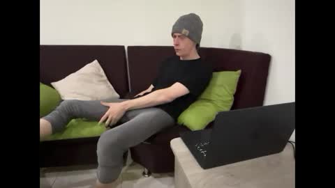 SlimnHungOH online show from November 2025 06:06:01 PM