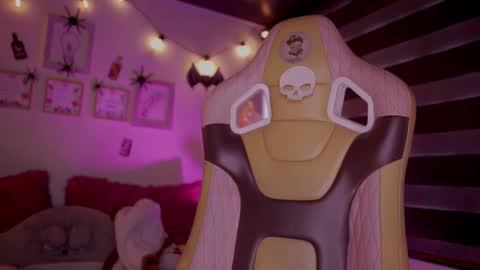 MILLY online show from October 2025 04:13:02 PM