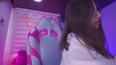 MILLY online show from October 2025 05:04:01 PM