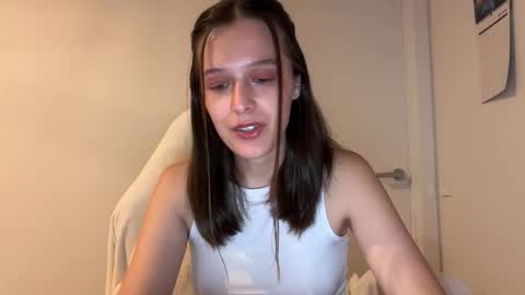 Snapshot of millypetite chatting on October 2025 09:29:01 AM Milly online show from October 2025 09:29:01 AM