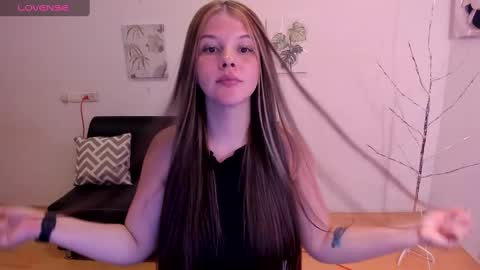 Snapshot of millysandler chatting on December 2024 04:33:02 AM Milly online show from December 2024 04:33:02 AM