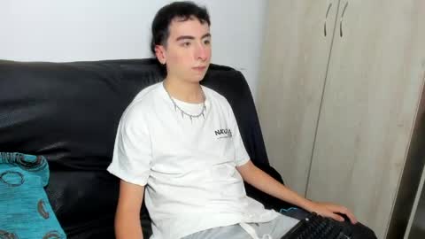 milogm_ online show from May 2026 01:22:02 AM