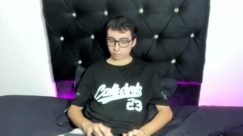 milogm_ online show from July 2026 04:39:02 AM