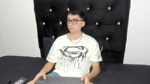 milogm_ online show from July 2026 11:22:01 PM
