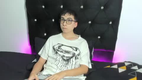 milogm_ online show from July 2026 05:54:02 AM