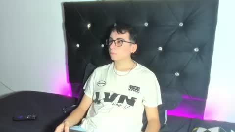 milogm_ online show from July 2026 09:44:01 PM