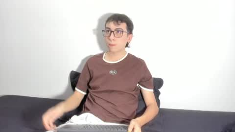 milogm_ online show from August 2026 10:09:01 AM