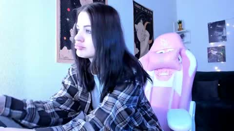 milro12 online show from May 2026 03:50:02 PM