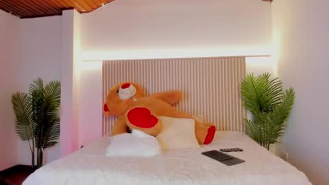 miluu online show from July 2026 11:58:02 AM