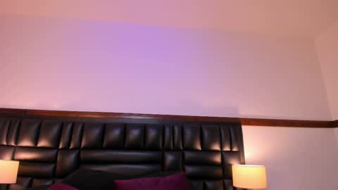 Milu Wallace  online show from February 2025 01:59:02 AM