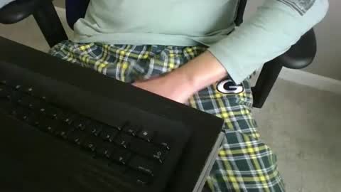 milwaukeebadger24 online show from December 2024 04:50:01 PM