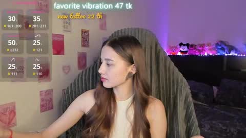 Snapshot of milyamess chatting on June 2026 06:22:02 PM Emily online show from June 2026 06:22:02 PM