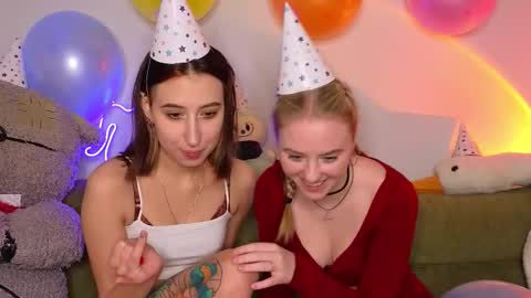 Snapshot of mimipaws chatting on January 2026 08:10:02 PM MilaBlack and StacyBlonde Today unboxing Lovens OMG online show from January 2026 08:10:02 PM