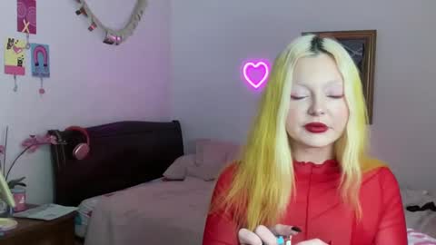 Snapshot of mimsymarlo chatting on December 2024 02:32:02 AM mimsymarlo online show from December 2024 02:32:02 AM