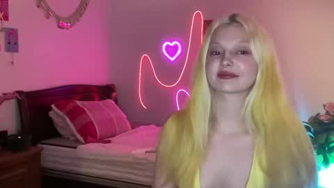 Snapshot of mimsymarlo chatting on February 2025 11:02:01 PM mimsymarlo online show from February 2025 11:02:01 PM