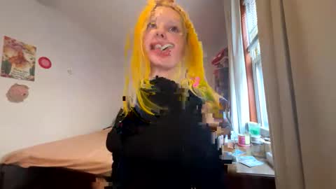 Snapshot of mimsymarlo chatting on November 2025 05:11:01 PM mimsymarlo online show from November 2025 05:11:01 PM