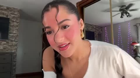 Snapshot of minahoneyy38 chatting on March 2026 01:14:02 PM Mina online show from March 2026 01:14:02 PM