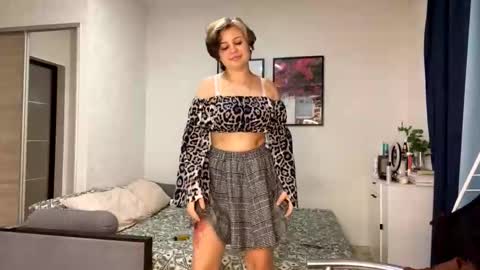 Luna Moon online show from October 2025 07:14:01 PM