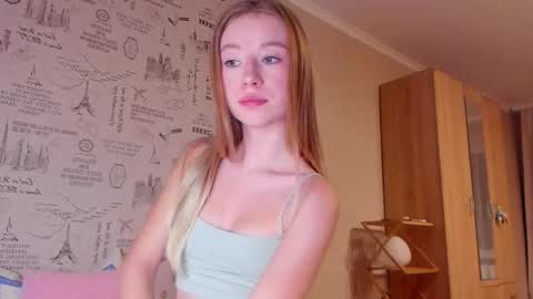 Snapshot of minidiva_ chatting on November 2025 08:31:01 PM Amelia online show from November 2025 08:31:01 PM