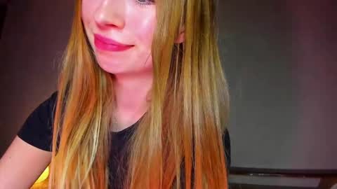 Snapshot of minidiva_ chatting on April 2026 07:22:02 PM Amelia online show from April 2026 07:22:02 PM