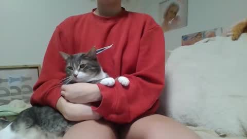 minilynixo online show from December 2025 06:15:01 PM