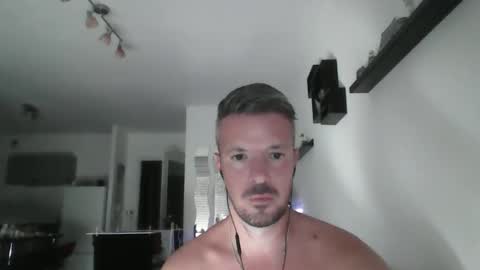 minka28 online show from May 2026 05:18:02 PM