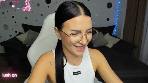 Snapshot of mira_fantasy chatting on September 2025 04:26:01 AM mira_fantasy online show from September 2025 04:26:01 AM