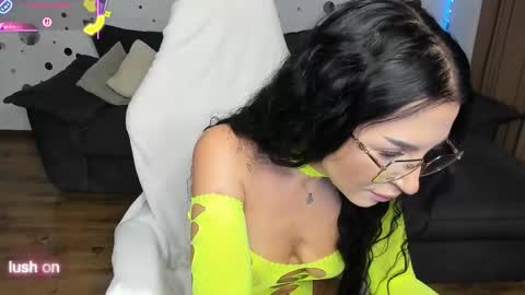 Snapshot of mira_fantasy chatting on October 2025 04:42:01 AM mira_fantasy online show from October 2025 04:42:01 AM