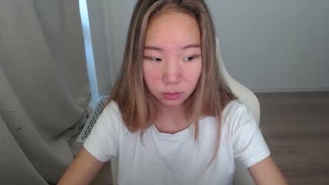 mira_g online show from October 2025 06:02:02 AM