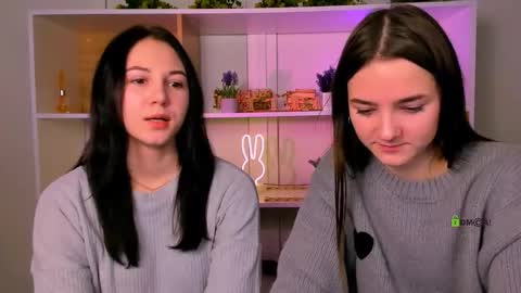 Snapshot of mira_vibe chatting on December 2025 05:59:02 AM Mira online show from December 2025 05:59:02 AM