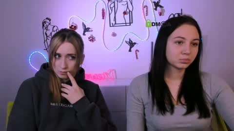 Snapshot of mira_vibe chatting on January 2026 05:46:02 AM Mira online show from January 2026 05:46:02 AM