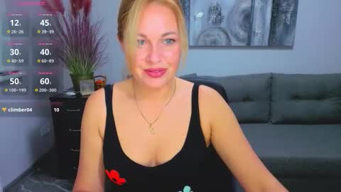 Snapshot of mira_whitme chatting on November 2025 01:22:01 PM Mira online show from November 2025 01:22:01 PM