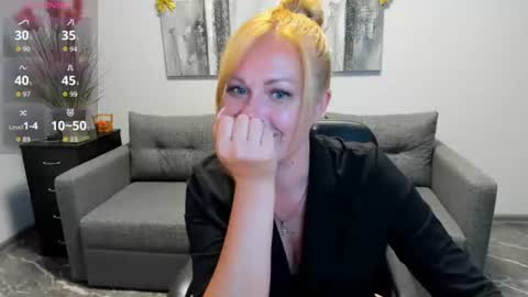 Snapshot of mira_whitme chatting on June 2026 12:09:02 PM Mira online show from June 2026 12:09:02 PM