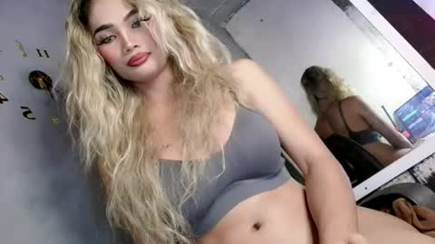 Zoey online show from June 2026 01:42:02 PM