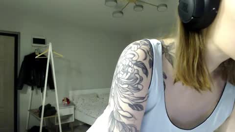 Snapshot of mirakissss chatting on February 2026 07:54:01 PM Mira online show from February 2026 07:54:01 PM