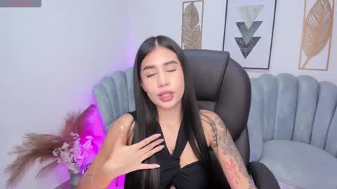 miranda_crawfor online show from March 2026 05:19:01 AM