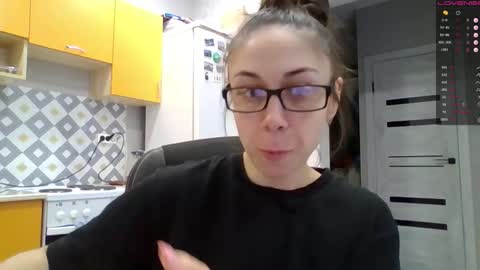 Snapshot of miranda_wish chatting on October 2025 09:09:02 AM MIRANDA online show from October 2025 09:09:02 AM