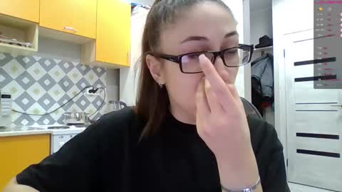 Snapshot of miranda_wish chatting on November 2025 11:43:02 AM MIRANDA online show from November 2025 11:43:02 AM