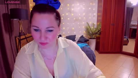 MirandaDyson online show from April 2026 07:33:01 PM