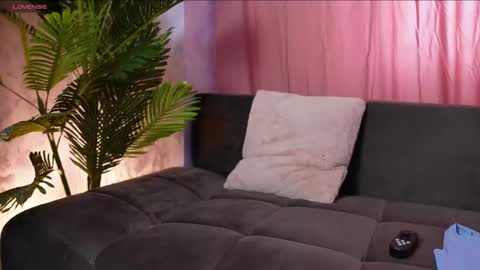 Snapshot of miriamjo chatting on February 2026 07:35:02 AM Miriam online show from February 2026 07:35:02 AM