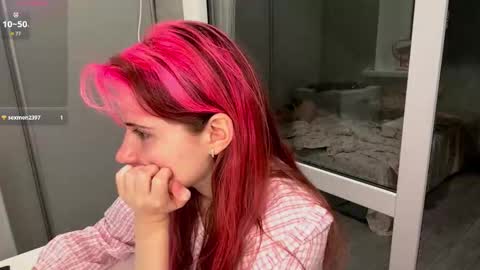 Molly online show from October 2025 05:30:01 PM