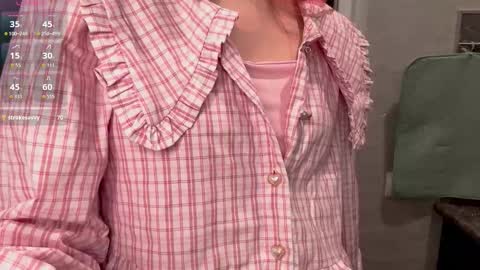 Molly online show from October 2025 05:43:01 PM