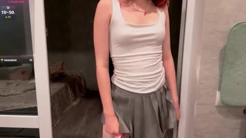 Molly online show from October 2025 05:25:02 PM