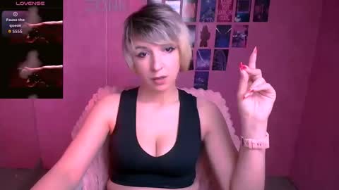 Snapshot of mishelle_blondie chatting on March 2026 06:29:01 AM Mishelle online show from March 2026 06:29:01 AM
